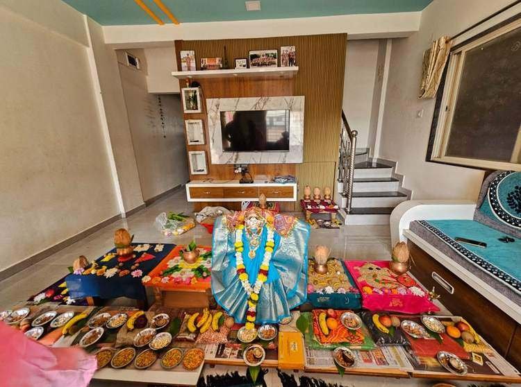 Home Puja Setup with Devi Murti - Trimbakeshwar Pandit